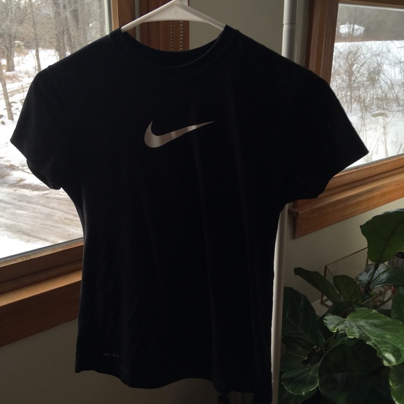 simple nike t shirt